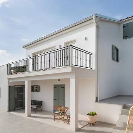 Casa Sorelle Secluded With Breathtaking Pool Vila