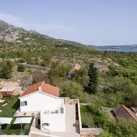 Villa Casa Sorelle Secluded With Breathtaking Pool Seline