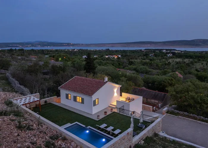 Casa Sorelle Secluded With Breathtaking Pool Villa