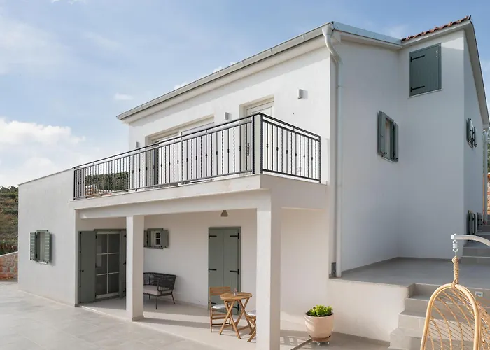 Casa Sorelle Secluded With Breathtaking Pool Villa