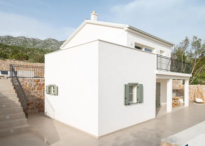 Casa Sorelle Secluded With Breathtaking Pool