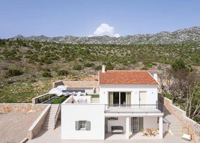 Vila Casa Sorelle Secluded With Breathtaking Pool