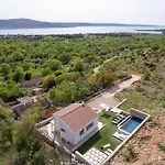 Casa Sorelle Secluded With Breathtaking Pool Willa *