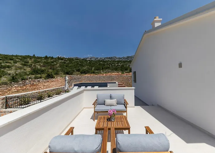 Luxury Casa Sorelle Croatia, Secluded House With A Breathtaking View And Heated Infinity Pool Seline